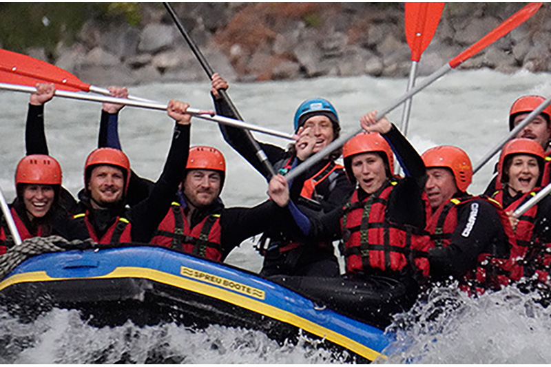 Wahnsinns Spaß auf dem Fluss – und danach! Rafting JGA mit Hütte